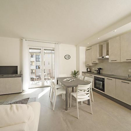 Aurora B2A Apartment By Wonderful Italy Ντεζεντσάνο ντελ Γκάρντα Εξωτερικό φωτογραφία